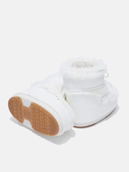 Icon low faux fur white